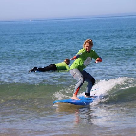 Getwet Surfcamp II Hostel กอสตา ดา กาปาริกา ภายนอก รูปภาพ