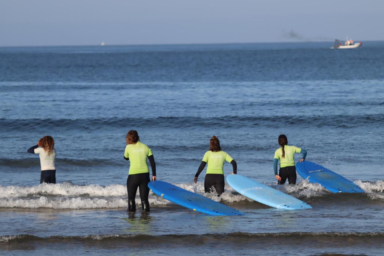 Getwet Surfcamp II Hostel กอสตา ดา กาปาริกา ภายนอก รูปภาพ