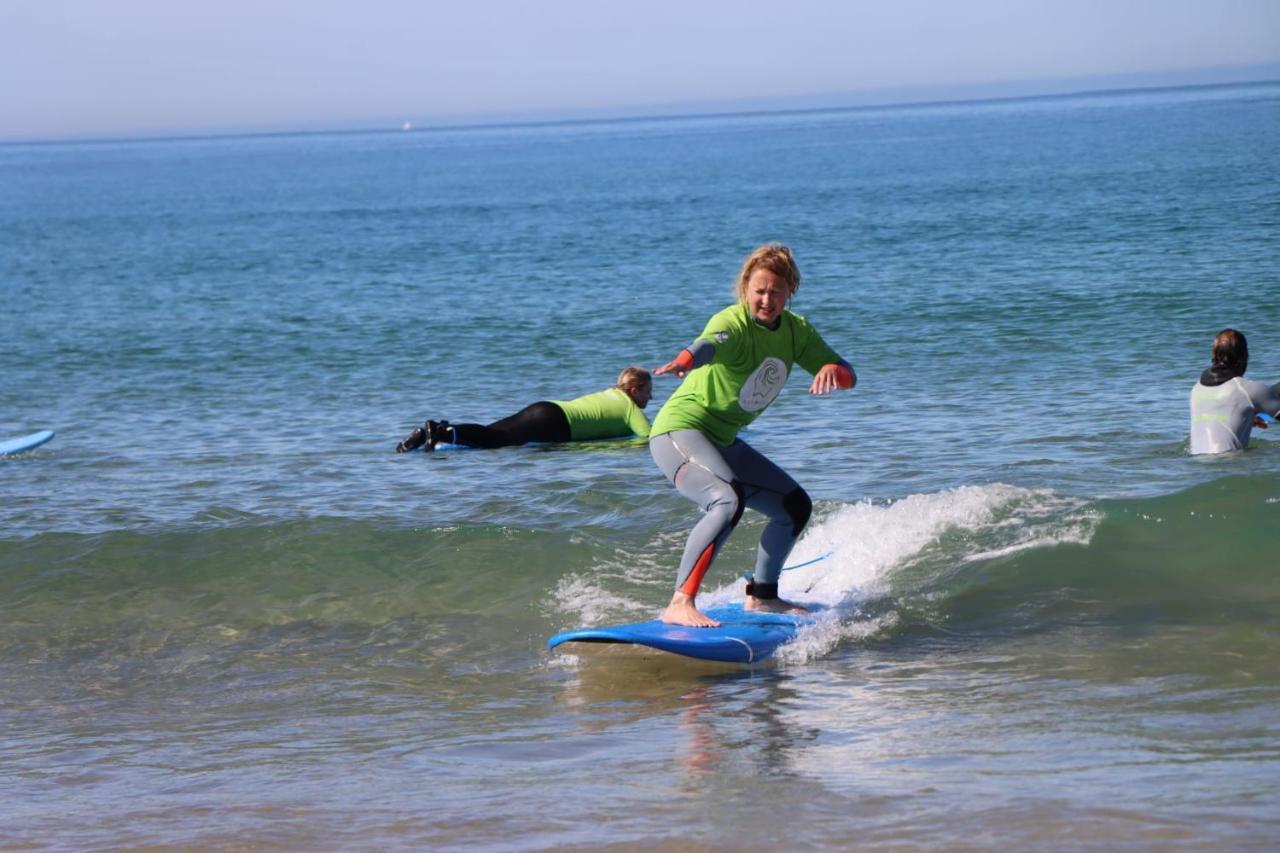 Getwet Surfcamp II Hostel กอสตา ดา กาปาริกา ภายนอก รูปภาพ